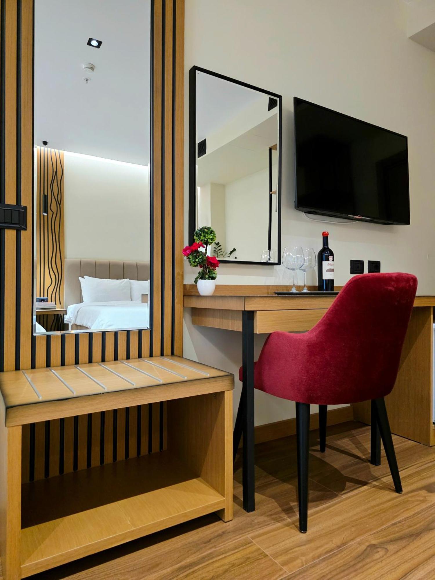 Valza Boutique Hotel Влёра Экстерьер фото