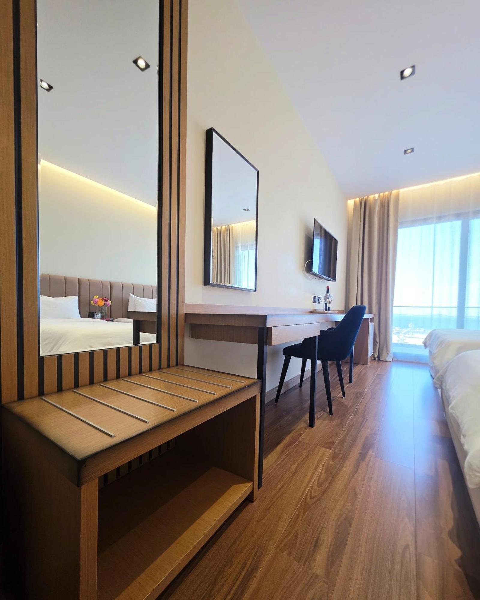 Valza Boutique Hotel Влёра Экстерьер фото